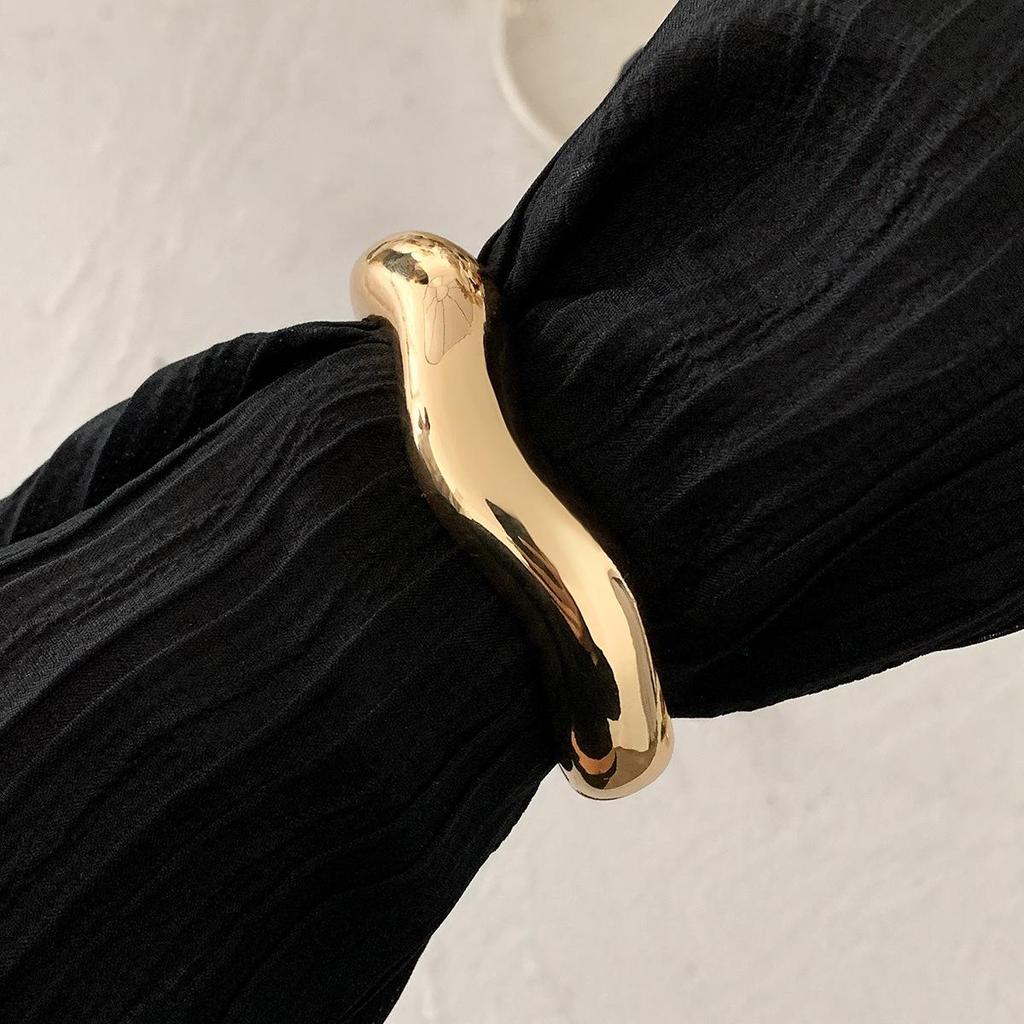 Асимметричный браслет с овальным срезом в европейском и американском стиле