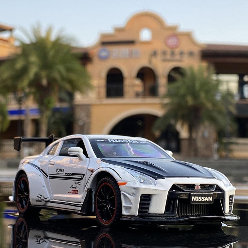 1/32 Nissan Skyline Ares GTR R34 R35 Alloy Sports Car Model Diecast Metal Toy Vehicles Car Model Simulation Collection Kids Gift