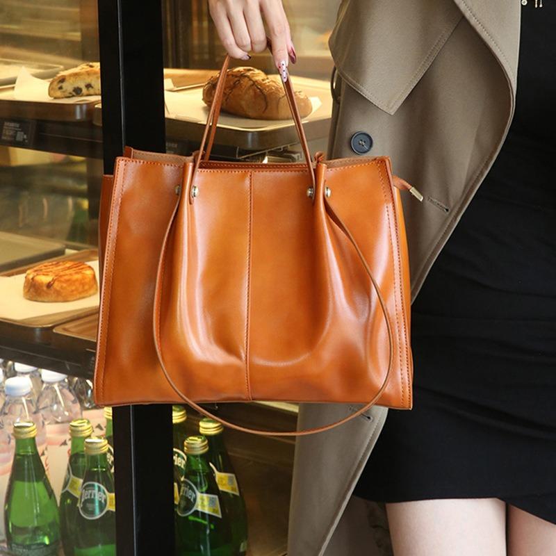 Top Layer Waxed Cowhide Shoulder Handbag Women's All-in-one Autumn/Winter Genuine Leather Underarm Bag Temperament Tote Bag