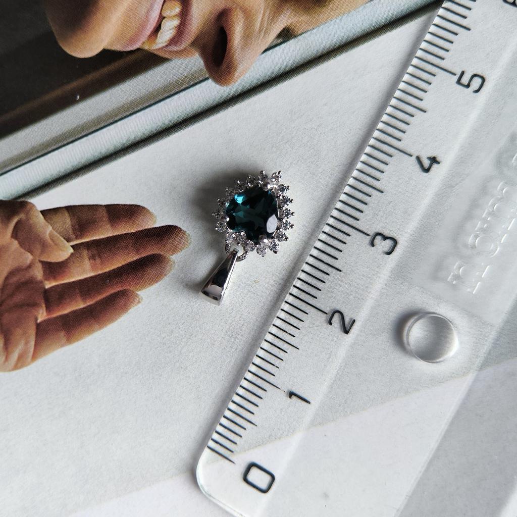 Серебряная подвеска с топазом Лондон Блю 0.945ct, фианитами (2204565)