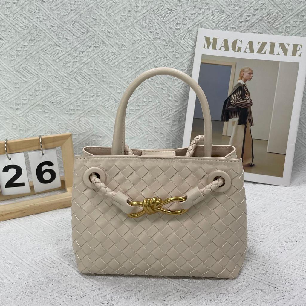 Hand Woven Metal Rope Buckle Mini Handbag For Women's Light Luxury Commuting Shoulder Bag Versatile Diagonal Cross Bag