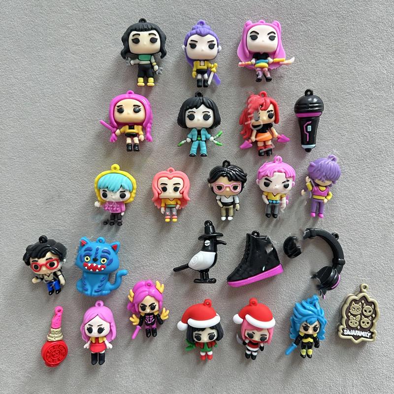 Рождественская коробка-сюрприз Дьявол Kpop Охотник на демонов KDH Премиальный адвент-календарь 2025 Команда охотников на ведьм Акриловая подвеска Игрушка Подарок