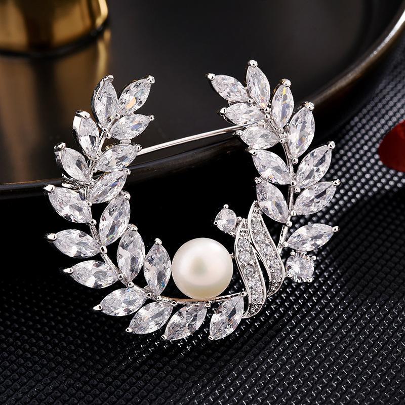 Small Niche Design High-end Brooch Olive Branch Temperament Brooch Fashionable Coat Accessories