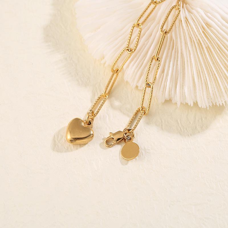 European & American Simple Stainless Steel Titanium Love Pendant Bracelet for Women and Girlfriends