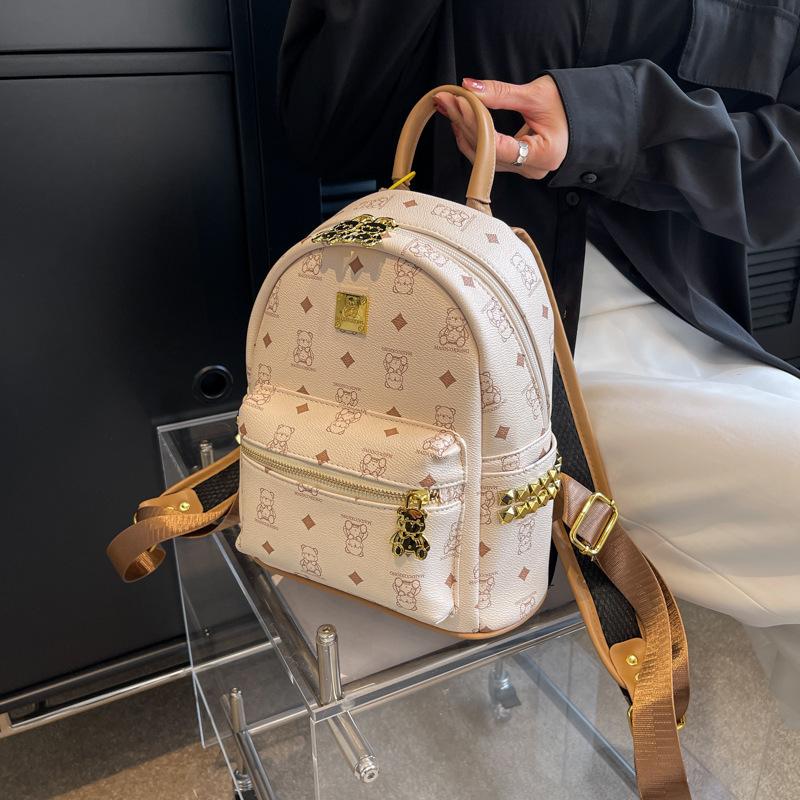 Милый рюкзак с принтом медведя 2025 новая мода универсальный большой вместимости легкий рюкзак-сумка