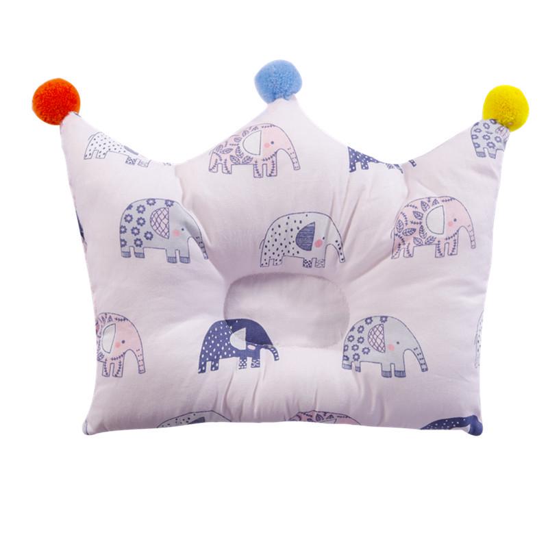 Детская подушка в виде короны