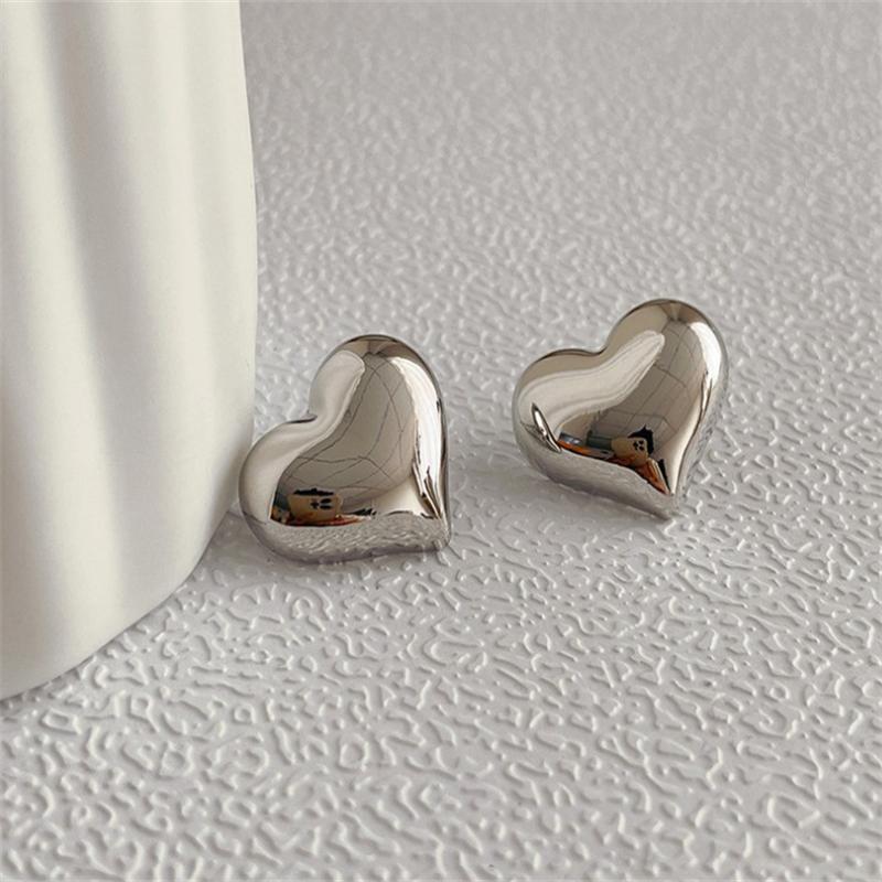 New Geometric heart ear studs earrings For Woman Fashion Korean Jewelry Temperament Girl's Daily Wear earrings