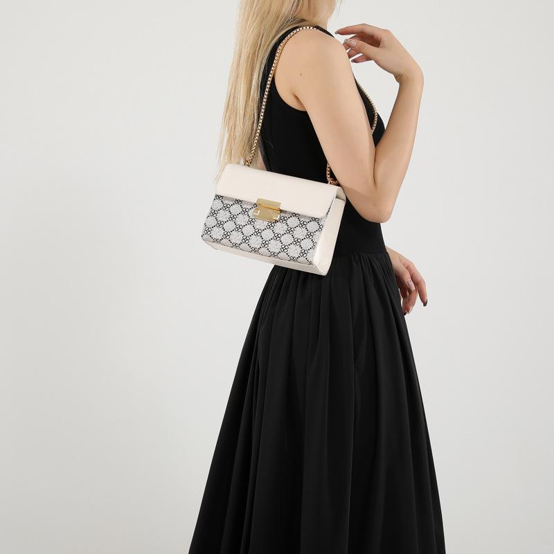 Ретро мода красивая цепочка маленькая квадратная сумка 2024 лето новая популярная простая индивидуальная сумка через плечо женская