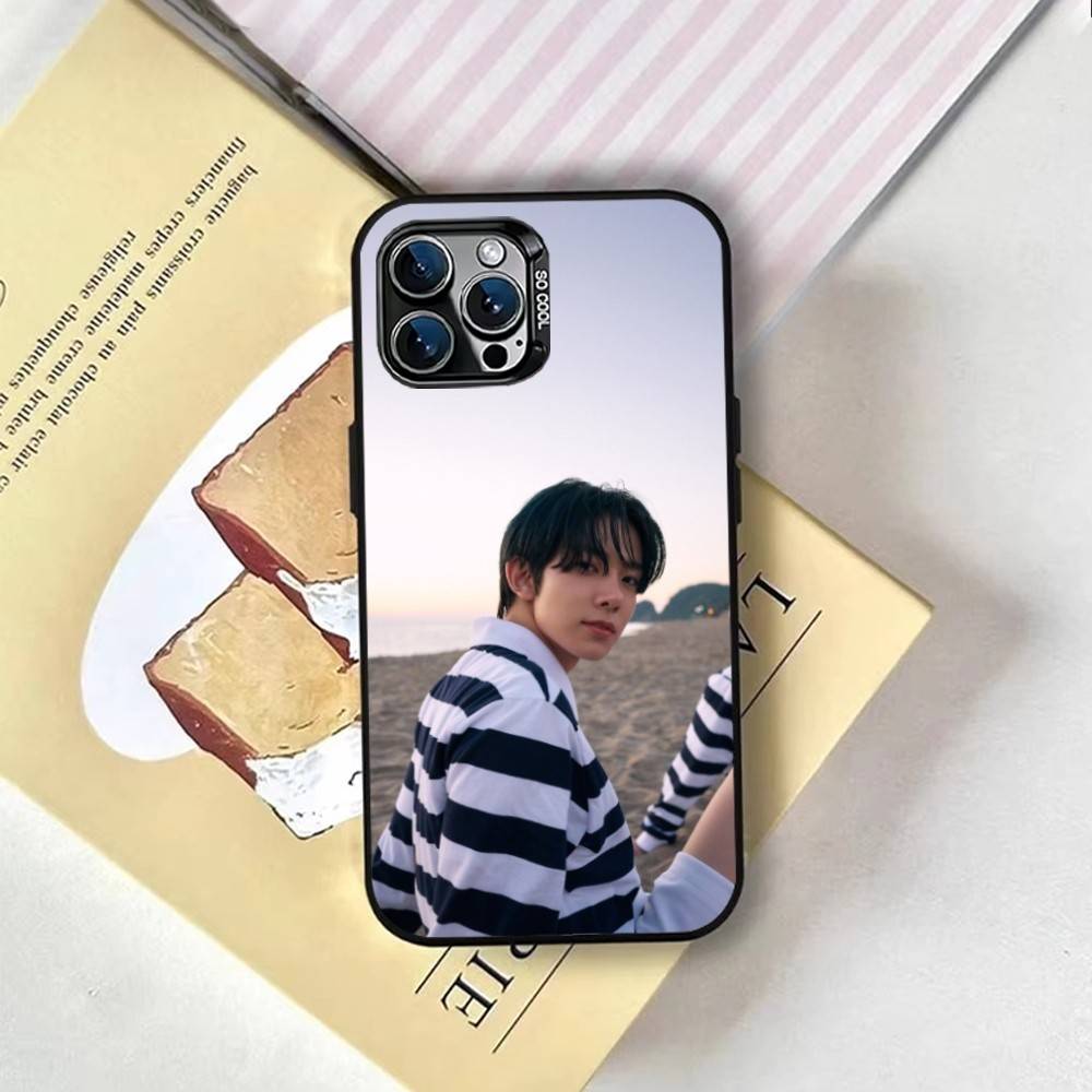 Чехол для телефона H-Heeseung L-Lee для iPhone 17,16,15,14,13,12,11 Plus,Pro Max,XS,Разноцветный Серебристый Черный Чехол