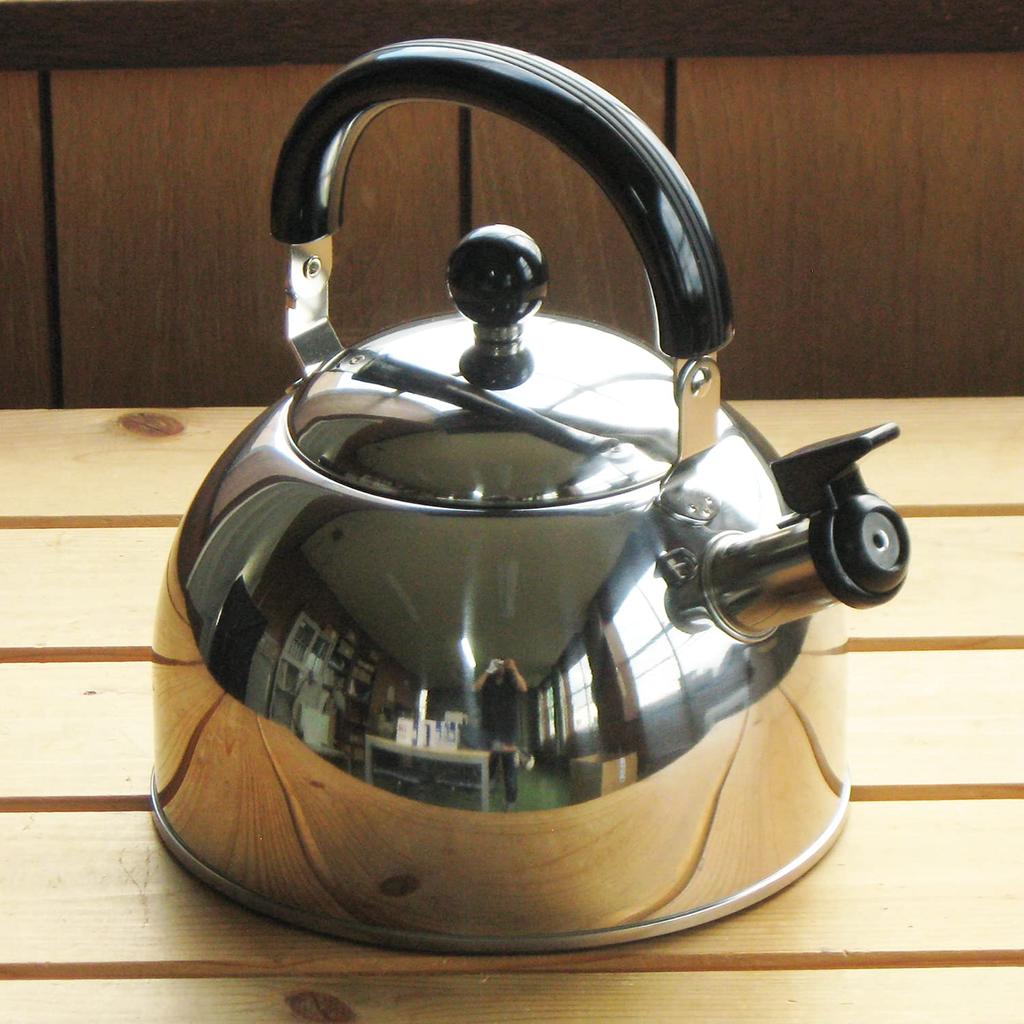 Nagao Tsubame-Sanjo Kettle, 3.3L Capacity, IH Compatible, Whistling Function, Stainless Steel, Made in Japan
