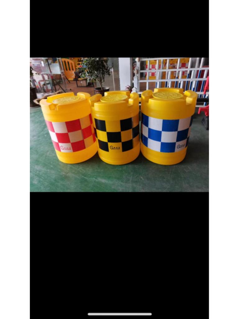 Rotomolded Anti-Collision Reflective Water Barrier Barrel (600800 Series)