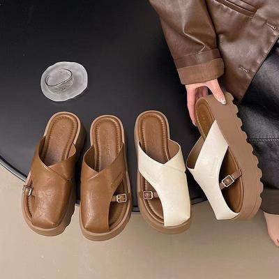 Маффины толстая подошва утолщение универсальный ленивый модный крутые тапочки женская одежда 2025 лето новый ретро сумка голова полутапочки