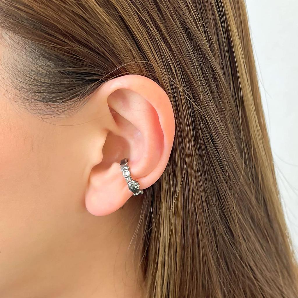 Белый клевер Badtz-Maru Персонажи Sanrio Кафф для уха, серебро 925 пробы с черным родиевым покрытием, SABB30-E002BK