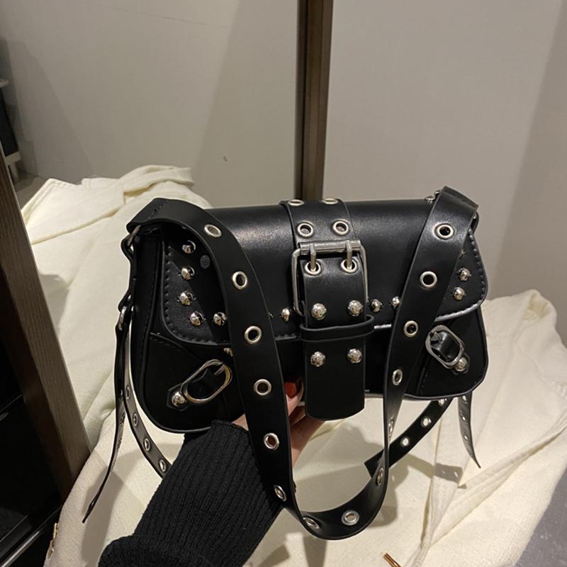 Модная сумка через плечо в стиле панк для мотоциклистов для женщин, однотонная модная сумка с заклепками для поездок на работу, маленькая квадратная сумка через подмышку