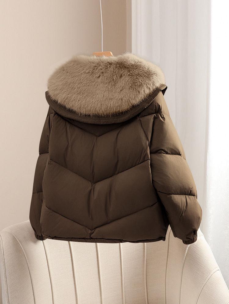 Женская теплая куртка с хлопковой набивкой и меховым воротником цвета хаки/черная - Маленькое зимнее пальто