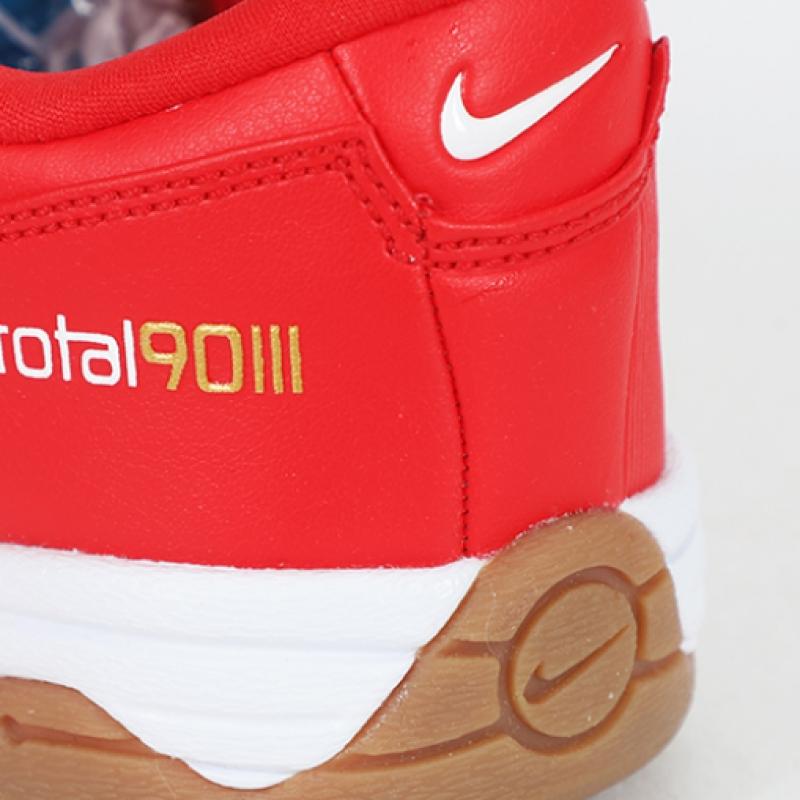 Nike Кроссовки W Total 90