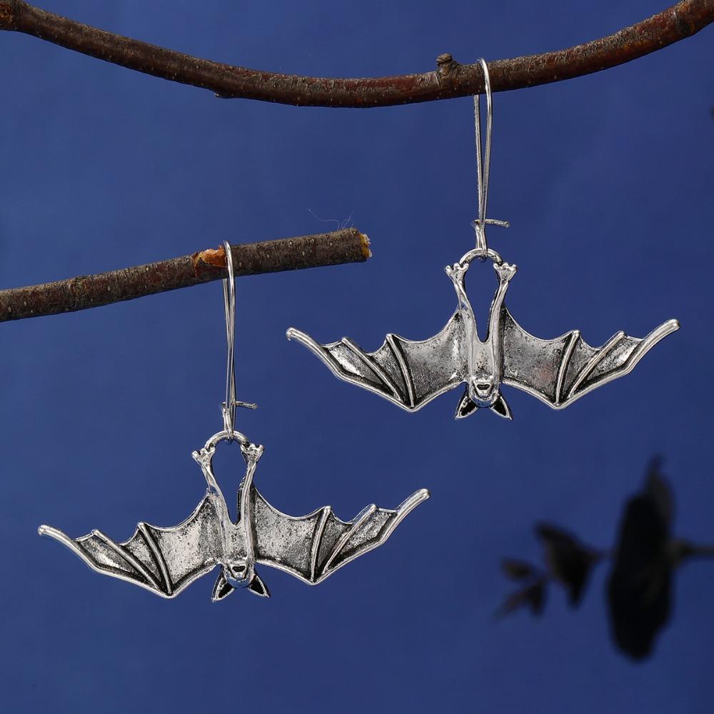 Retro Bat Earrings Creative Simulated Animal Pendant Gothic Decor Halloween Earrings Carnival