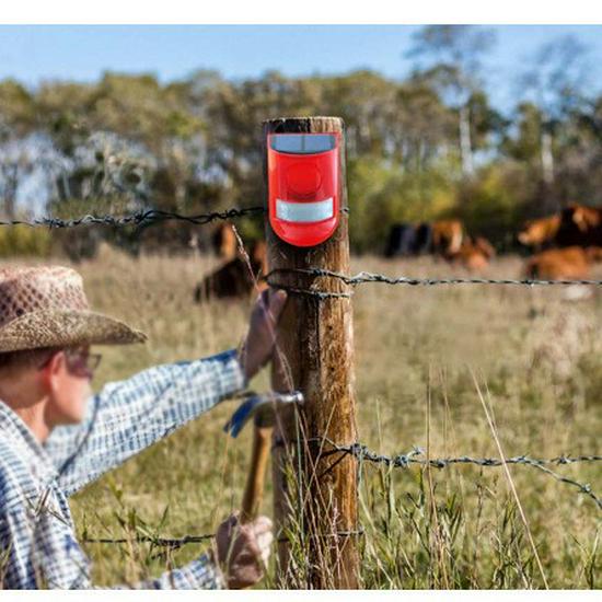 Солнечный сигнальный фонарь с датчиком движения человека для охраны фермы