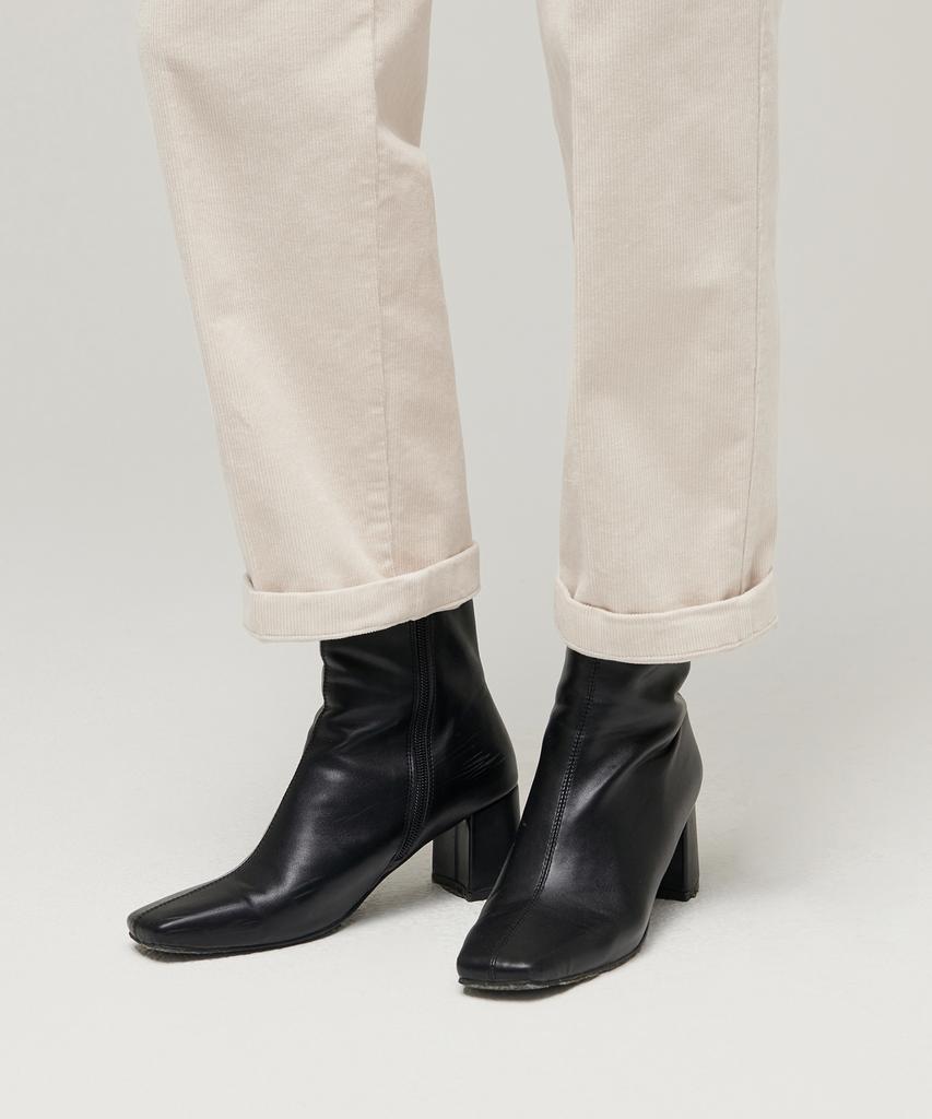 MUSINSA STANDARD WOMAN Женские сужающиеся вельветовые брюки [Кремовый]