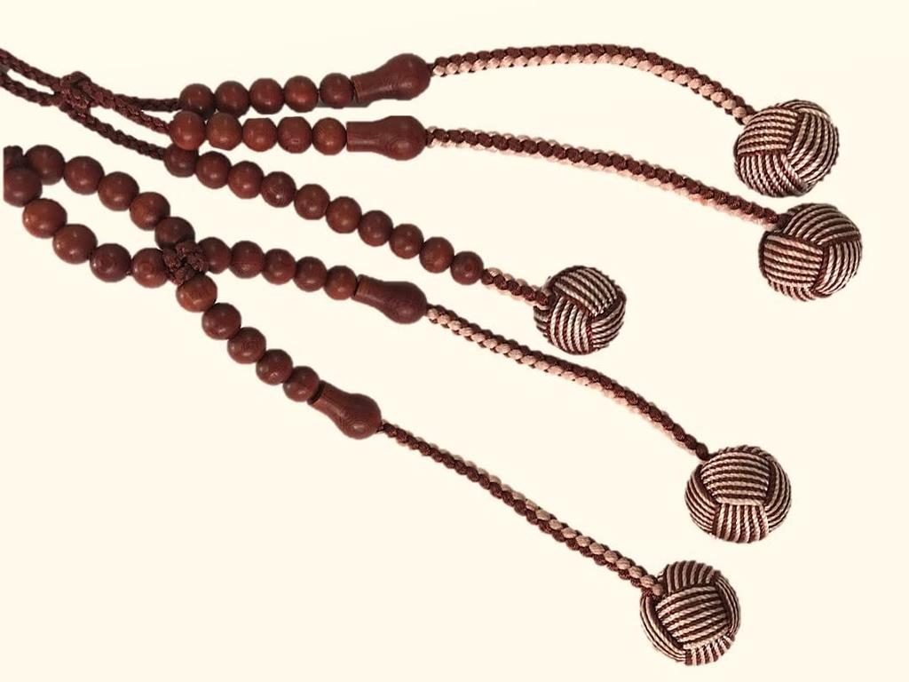 Четки Сока Гаккай Настоящий палисандр с меткой из восьми листьев павловния (бусины мала) (в коробке) (2-дюймовый сяку)