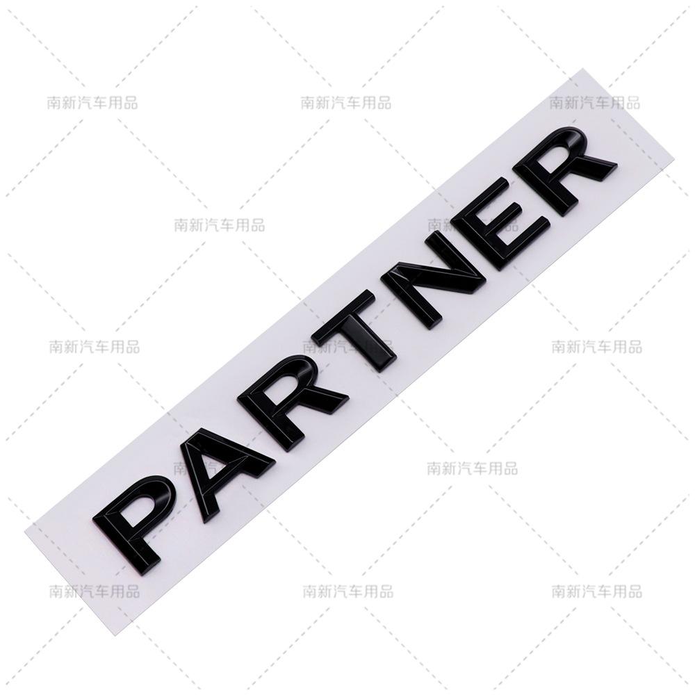 Подходит для Peugeot Partner (новых и старых моделей), модифицированных наклейками с английскими буквами и эмблемами на багажнике из ABS
