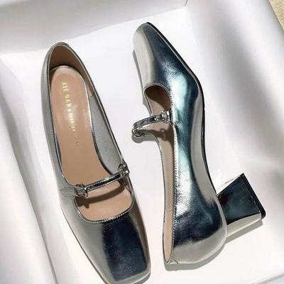 Модные женские туфли на толстом каблуке, осенние новые туфли с квадратной головкой и неглубокой металлической пряжкой, удобные туфли на низком каблуке