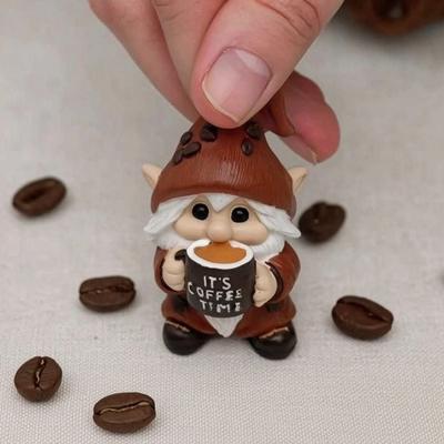 Фигурка Гнома, Пьющего Кофе, Статуэтка Гнома с Кофейной Кружкой, Ручная Работа, Скульптура Гнома из Смолы, Декор Кофейни, Подарки для Любителей Кофе