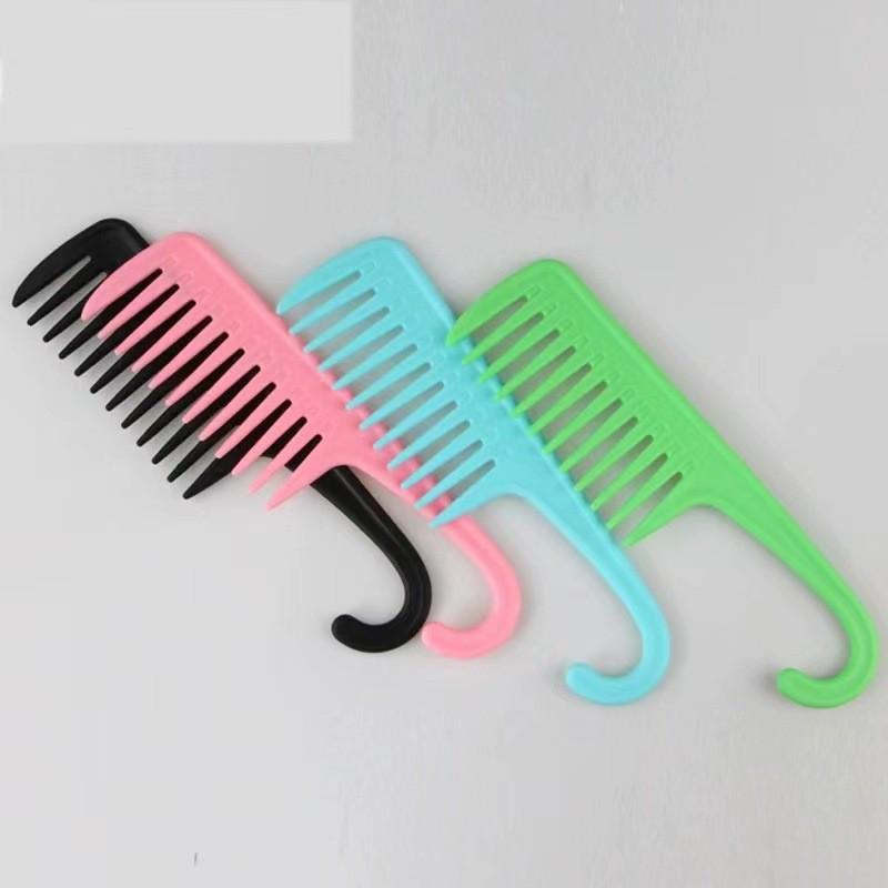 Large Wide-Tooth Curved Plastic Comb for Men & Women - Ideal for Long Hair & Parting