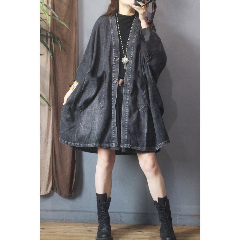 Женская джинсовая куртка-ветровка средней длины с V-образным вырезом и карманами - осенняя свободного кроя однотонная