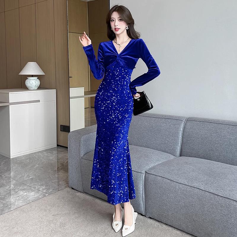 Женское платье из бархата с пайетками, сшитое в стиле хай-тек