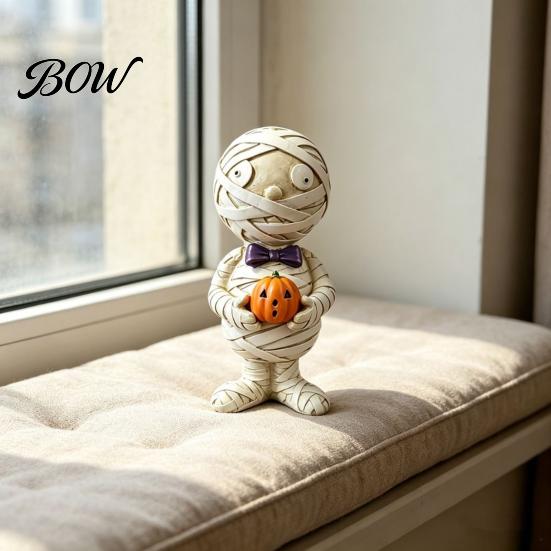 Desk Ornament Mummy Holding Pumpkin Halloween Decoration, Spooky Resin Figurine Decoration Desktop for Indoor Shelf, Tiered Tray Decor Zombie Model