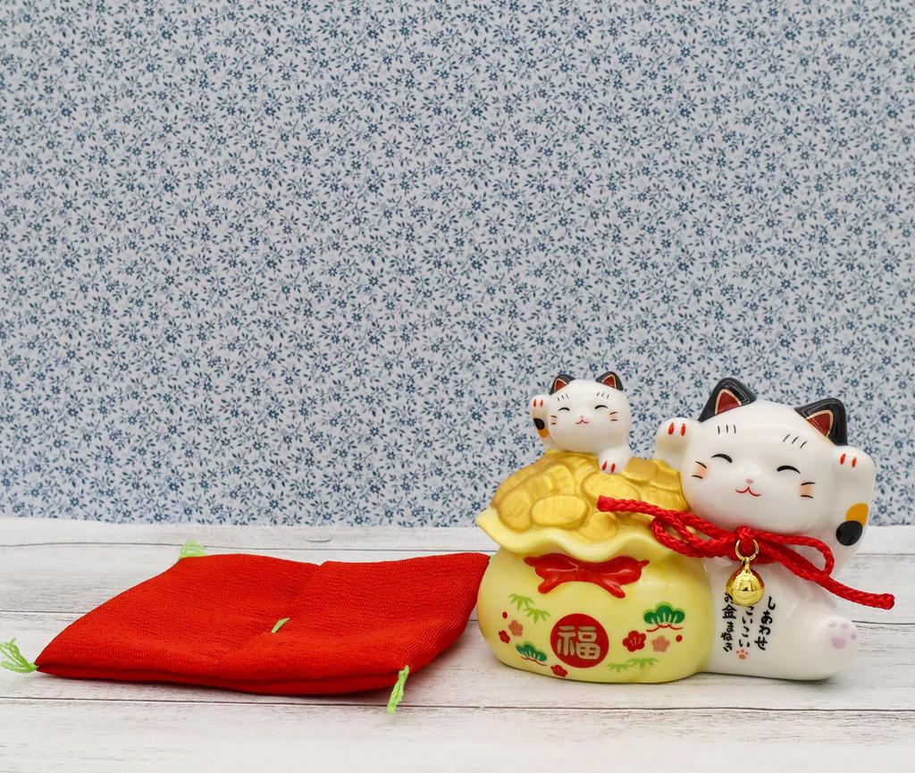 Yakushi Kiln Parent and Harmony Good Luck Maneki-neko (Treasure Bag, Child) (with Sticker)