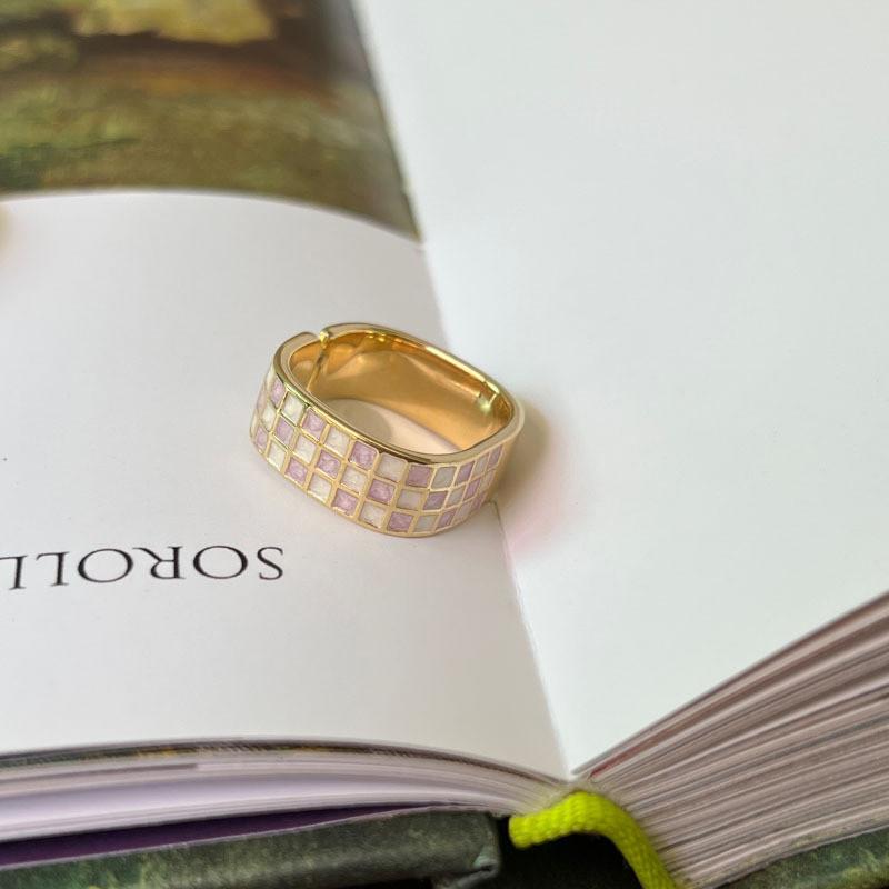 Exquisite Butterfly Decorative Ring For Women Unique Design With Pearl Enamel And Gemstones