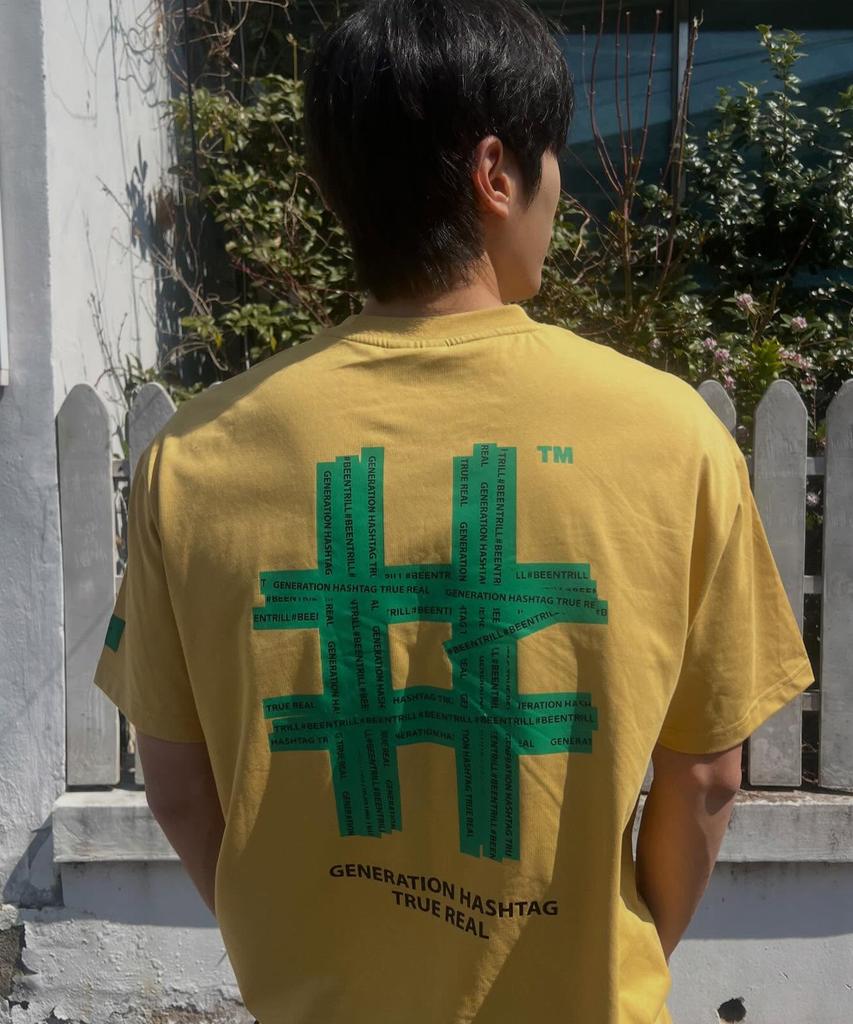 BEENTRILL Зеленая футболка оверсайз с коротким рукавом и хэштегом Green Taping (горчичный)