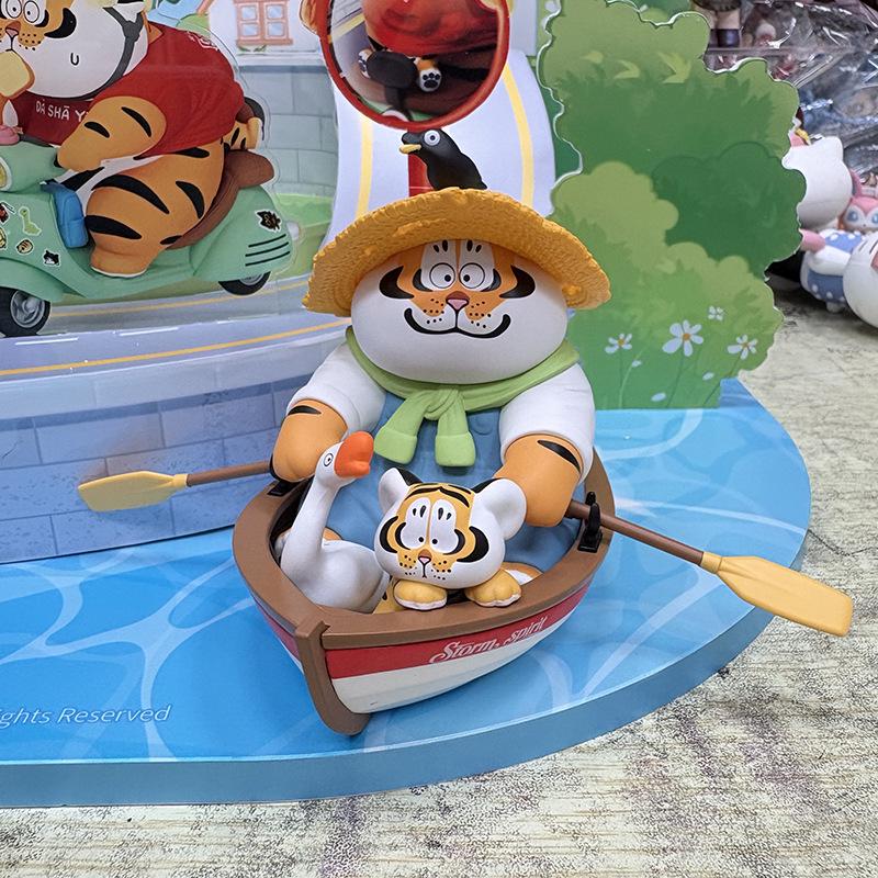 Фигурка Doraemon Котёнок-Тигр Дневник: Модный орнамент-сюрприз и настольное украшение в подарок.