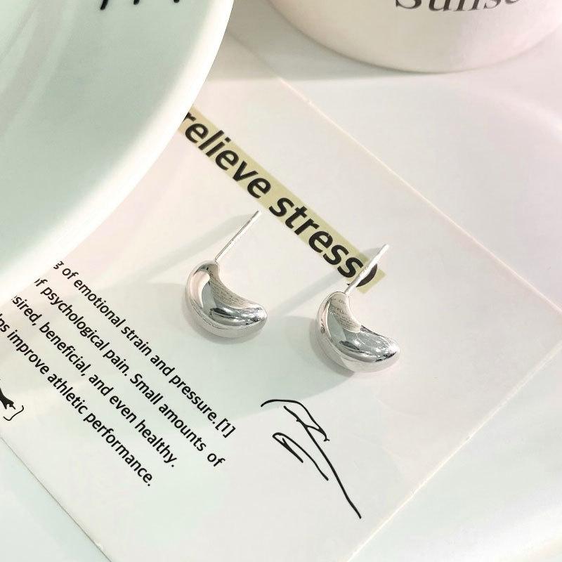 Простые и легкие роскошные матовые мерсеризованные серьги-каракули с бобами, нишевый дизайн, универсальные серьги, новый стиль