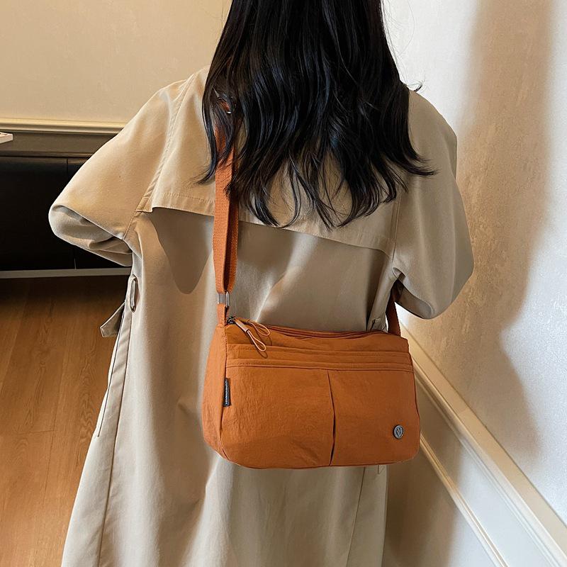 Женская спортивная минималистичная сумка кроссбоди 2025: Легкая, Вместительная, Универсальная наплечная сумка для поездок на работу или повседневного использования