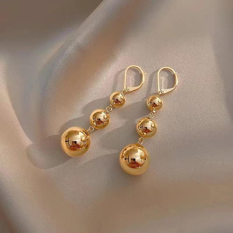 A Pair Round Bead Earrings Bead Design Earrings Simple Multi-Layer Sphere Fashionable Ear Accessories European And American Style