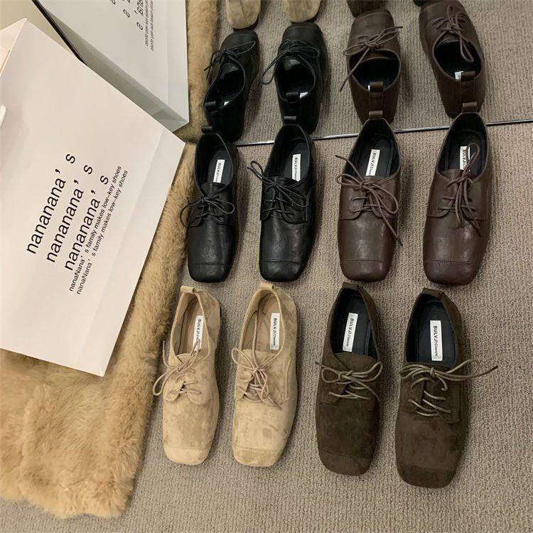2025 новые корейские черные квадратный носок плоская подошва супермягкие удобные лоферы женские на шнуровке зарубежные универсальные маленькие кожаные туфли