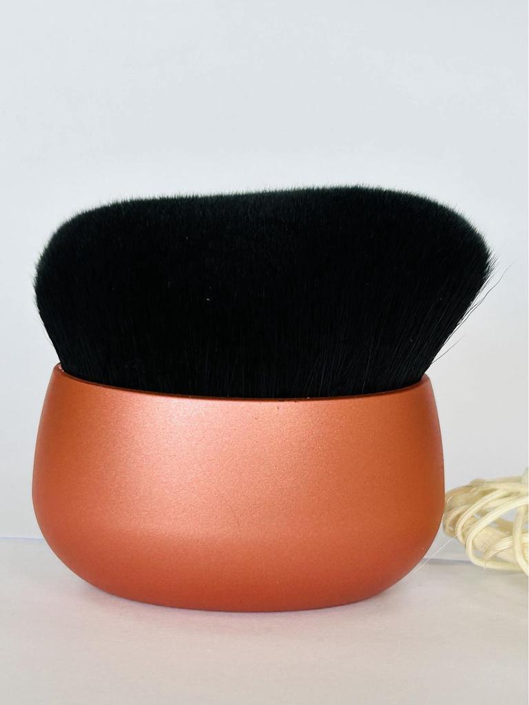 Универсальная кисть для автозагара и макияжа: Мягкая щетина для тела, румян и многого другого