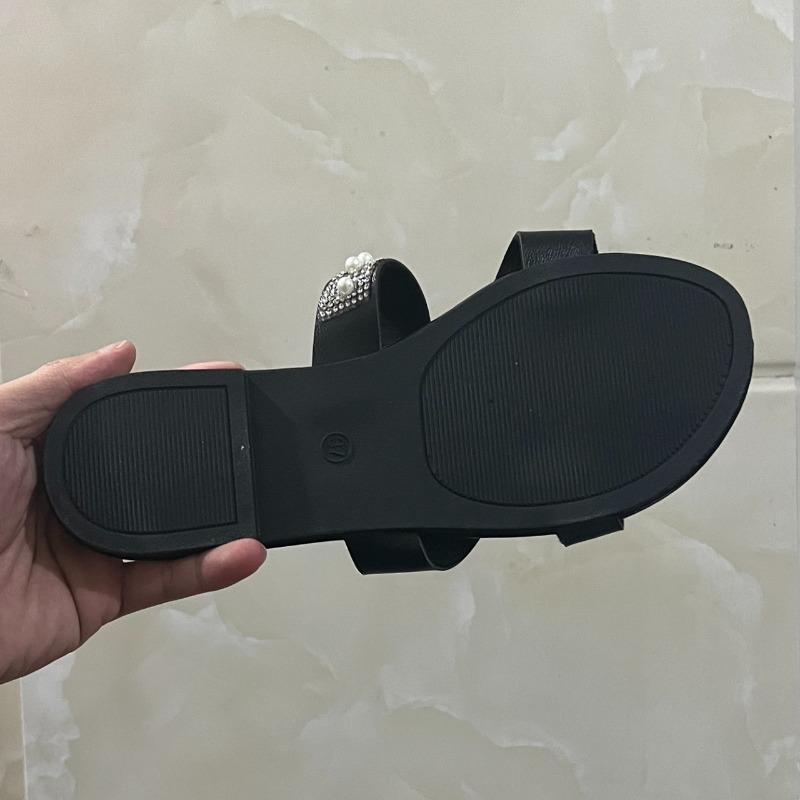 Распродажа женской обуви 2024 года. Женские тапочки больших размеров. Современные тапочки для улицы. Женские сандалии на плоской подошве с бисером и кристаллами.