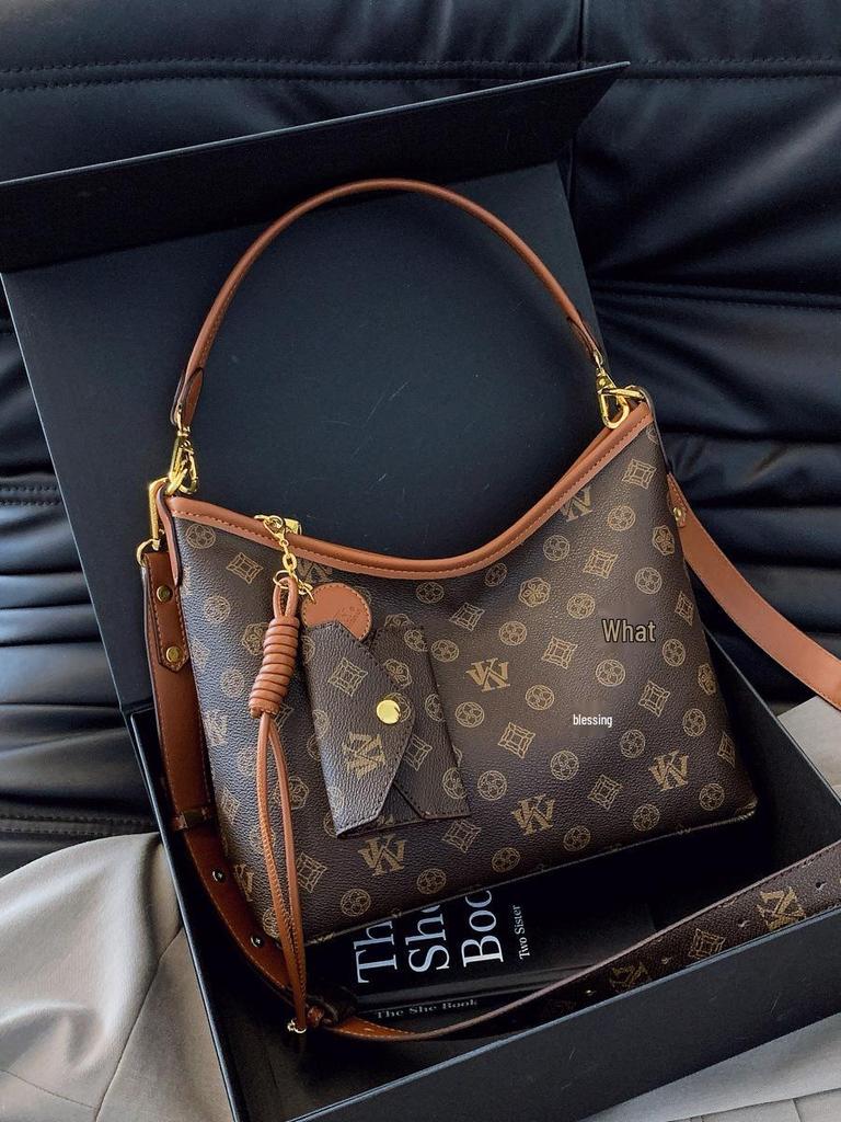 Ретро Классическая Сумка Под Мышку с Монограммой: Европейский и американский стиль