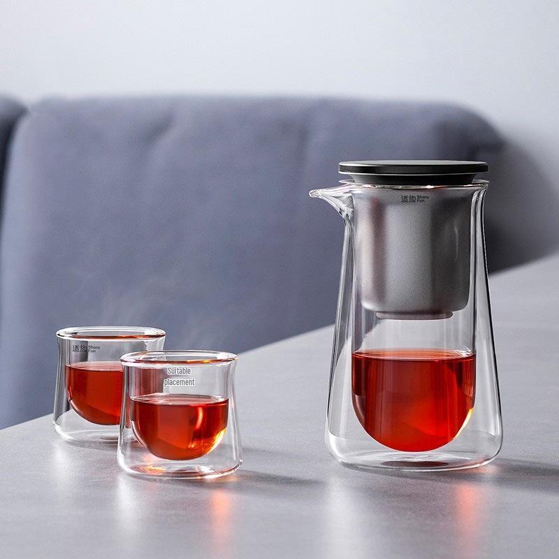 Magnetic Floating Cup with One-Button Tea Water Separator – Press-Type Lazy Person Tea Infuser