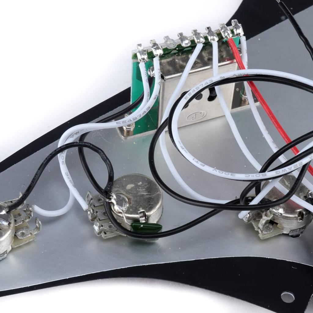 Musiclily Basic ST Pickguard for Fender Stratocaster Electric Guitar with SSS Pickup Set 11-Hole Pre-Wired Single-Coil Set, Black, 3-Piece