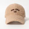 Бейсболка из овечьей шерсти Осень и Зима Теплая и Защищающая от холода и Ветрозащитная Вышивка букв Однотонная Модная Универсальная Плюшевая Кепка с козырьком
