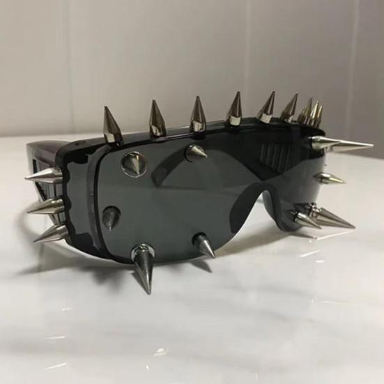 Очки унисекс с металлическими заклепками, солнцезащитные очки для вечеринок, легкий дизайн, солнцезащитные очки для косплея, очки-тени для женщин и мужчин