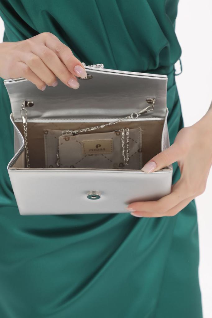 Women's Sea Bream Material Stone Accessory Magnetic Envelope Cover Usable Evening Dress Bag with Shoulder Strap