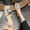 Женские толстые шлепанцы Летние Новые Высокие каблуки Квадратный носок Открытый носок Шлепанцы Повседневные Модные Сладкие Алмазная квадратная пряжка Сандалии