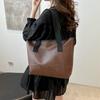 New Summer Large-capacity Commuting Niche Design Fashionable High-value Simple Single-shoulder Tote Bag