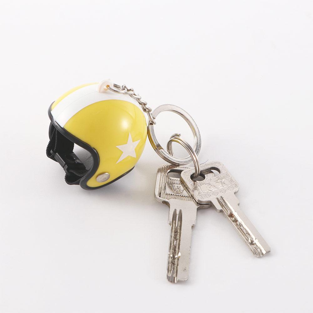 Подарки Модный автомобильный брелок для ключей Мотоциклетный держатель для ключей Защитный шлем Брелок для ключей Авто Украшение Подвеска